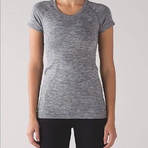 Lululemon tee